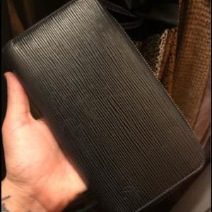 Preloved AUTHENTIC Louis Vuitton wallet
